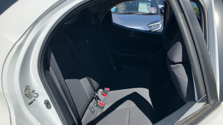 Toyota Yaris 1.5 Hybrid Design 5dr CVT Hybrid Hatchback